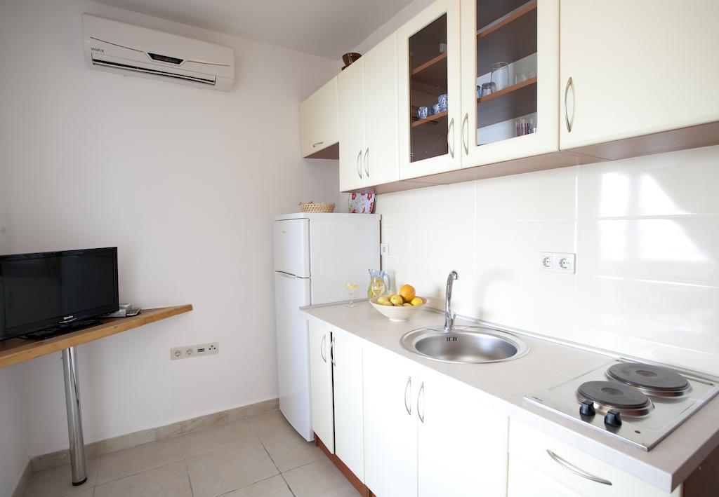 Apartments Fani Brela Pokoj fotografie