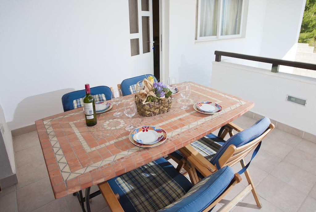 Apartments Fani Brela Pokoj fotografie